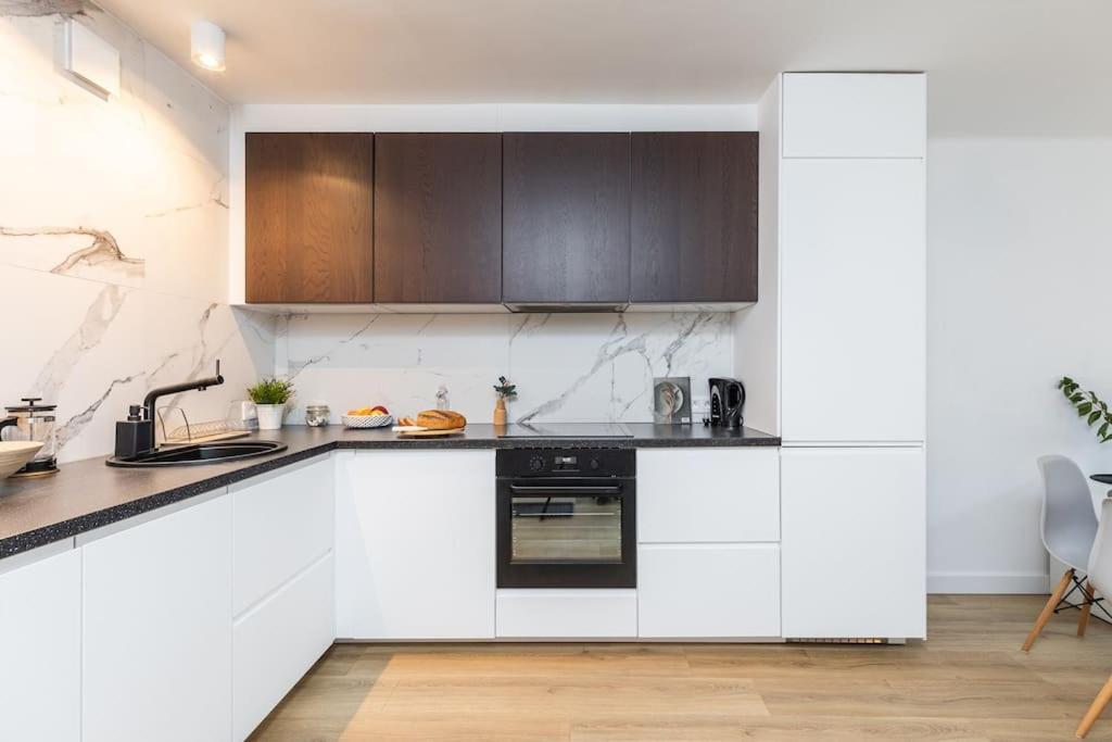 Superapart Jana Pawla Ii, Apt 302 Cozy Urban Retreat, Perfect For Couples ワルシャワ エクステリア 写真